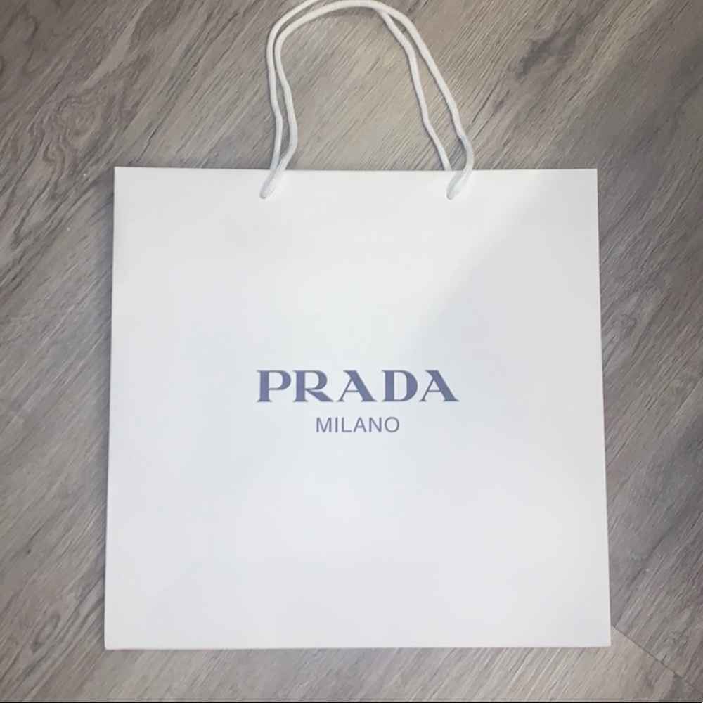 prada shoppin bag